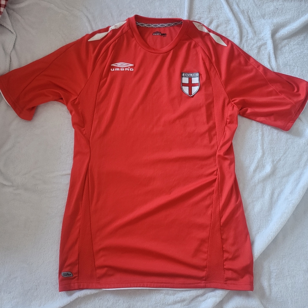 England Soccer Umbro Red Short Sleeve Shirt Men’s Small